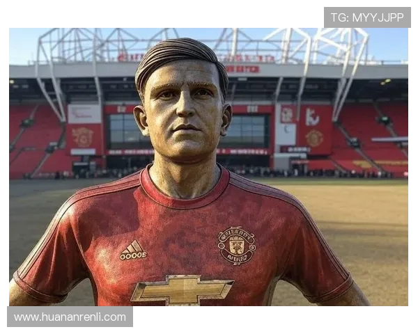 曼联铁心续约马奎尔：三后卫体系再造传奇中卫